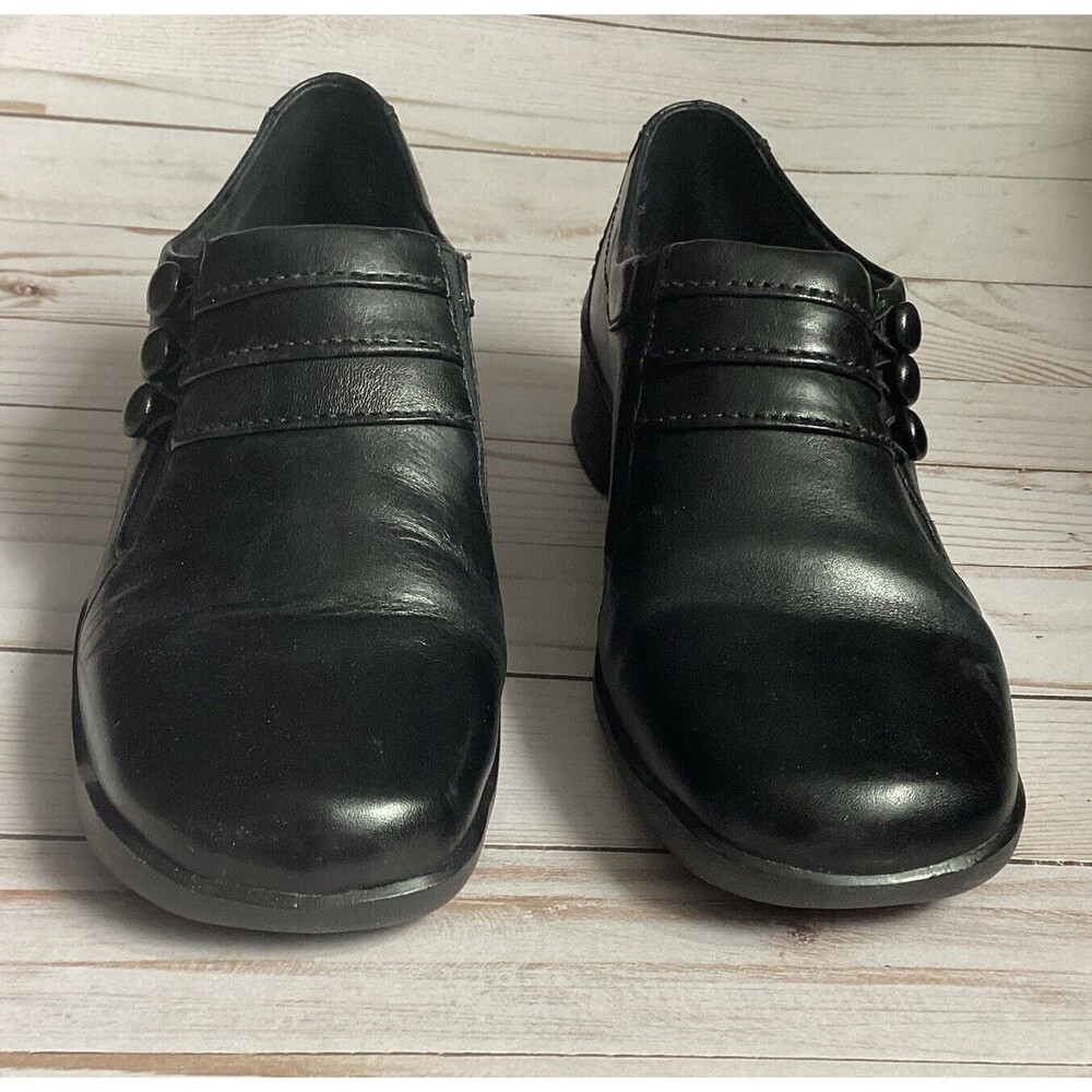 Clarks Music Women’s Black Mules Clogs Shoes 3 Button Detail On Top Size 7.5 - Picture 3 of 7